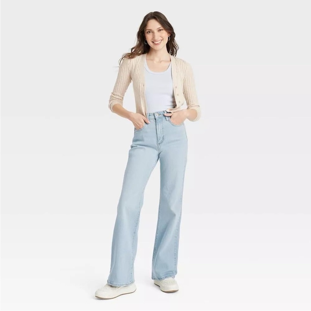 Retro Universal Thread Women's High-Rise Flare Jeans